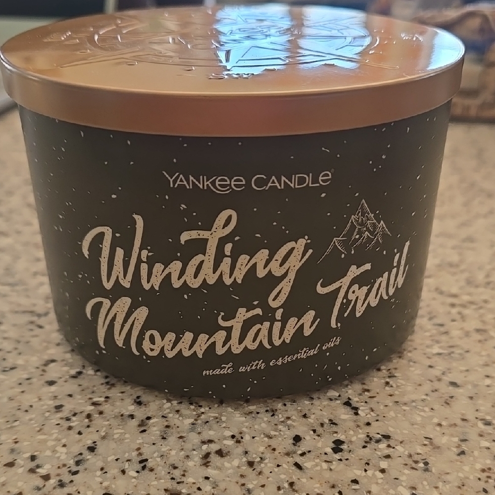 Yankee Candle Winding Mountain Trail